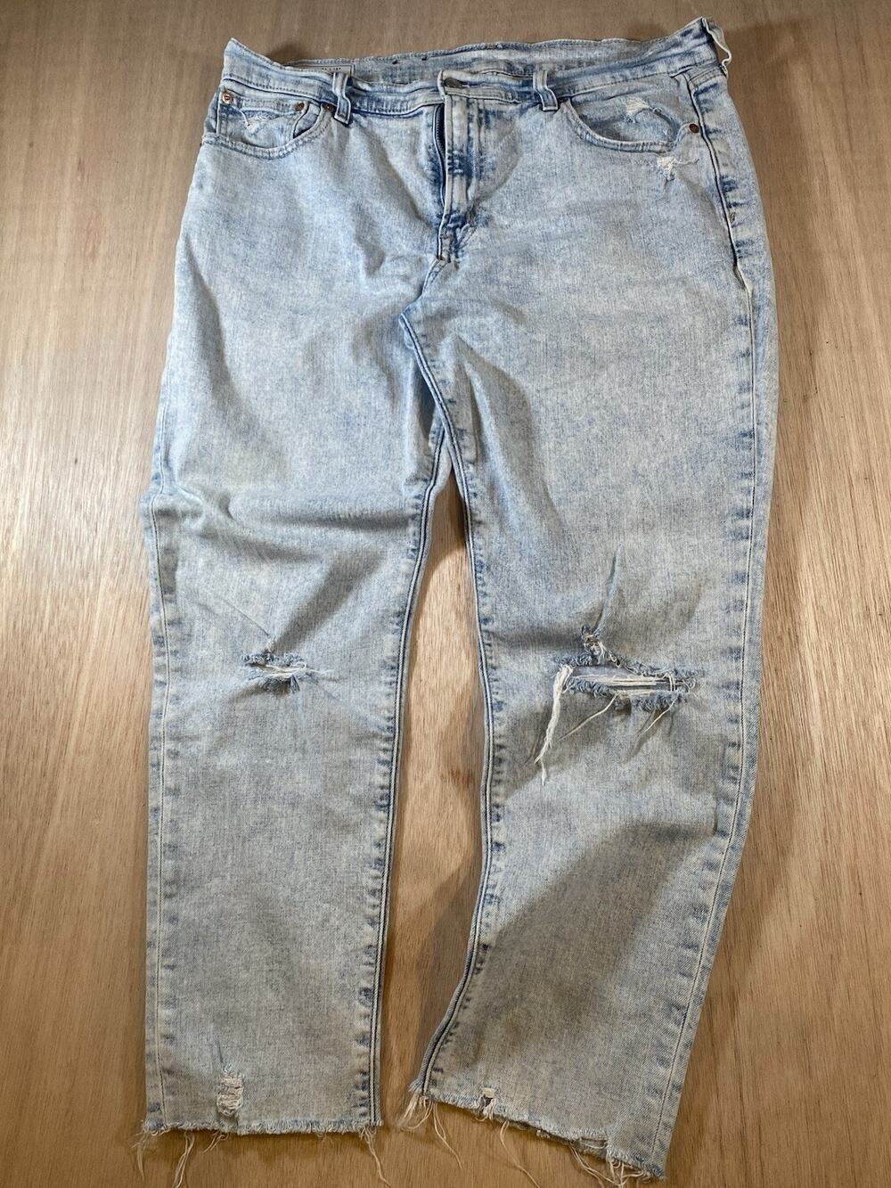 Gap Women’s Jeans Girlfriend Mid Rise Distressed Denim Light Wash Size 31/12